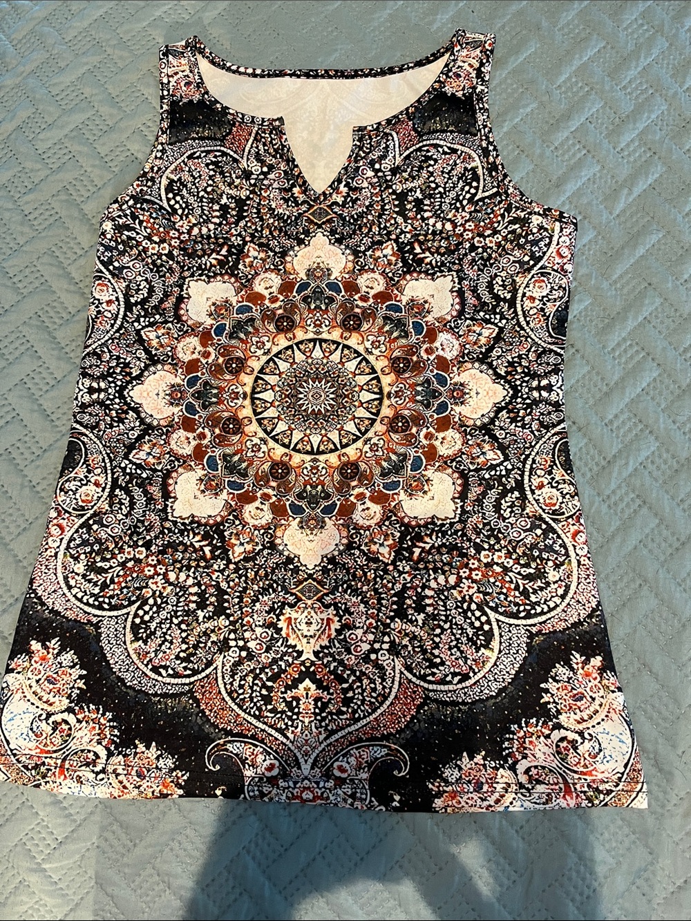 Sleeveless Medallion Print Tank Top - Black & Cream size M